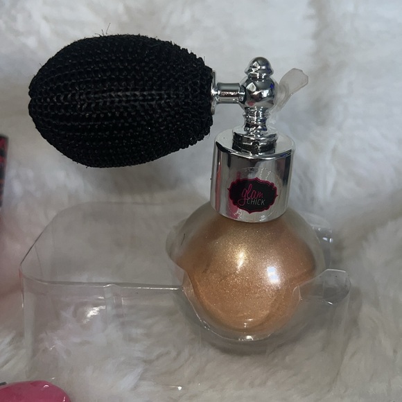 Glam Chick Shimmer Powder Face & Body Glitter Scented NEW - Picture 7 of 8